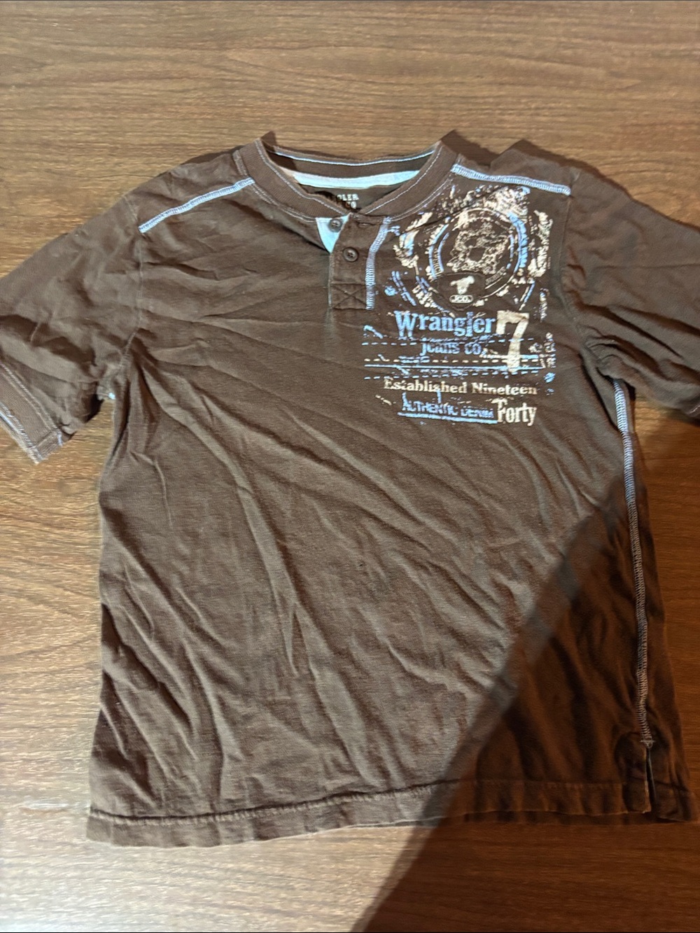 Wrangler Brown Short-Sleeve Henley with Light Blue Graphic Details